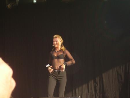 re: suite de sheila sur scene!